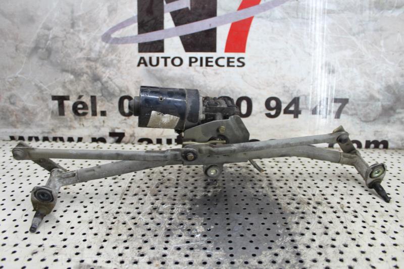 Moteur essuie glace avant