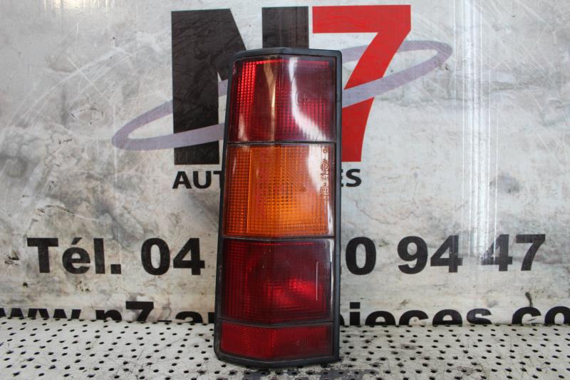 Luz trasera principal izquierda (luces)