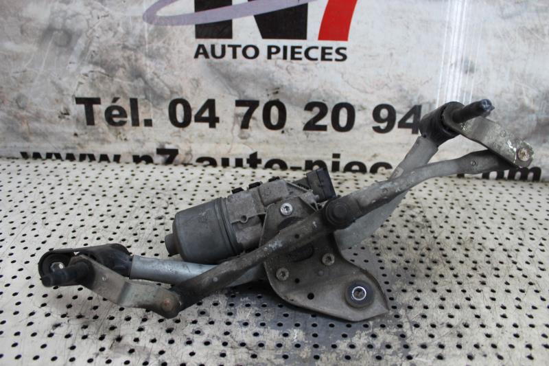 Moteur essuie glace avant