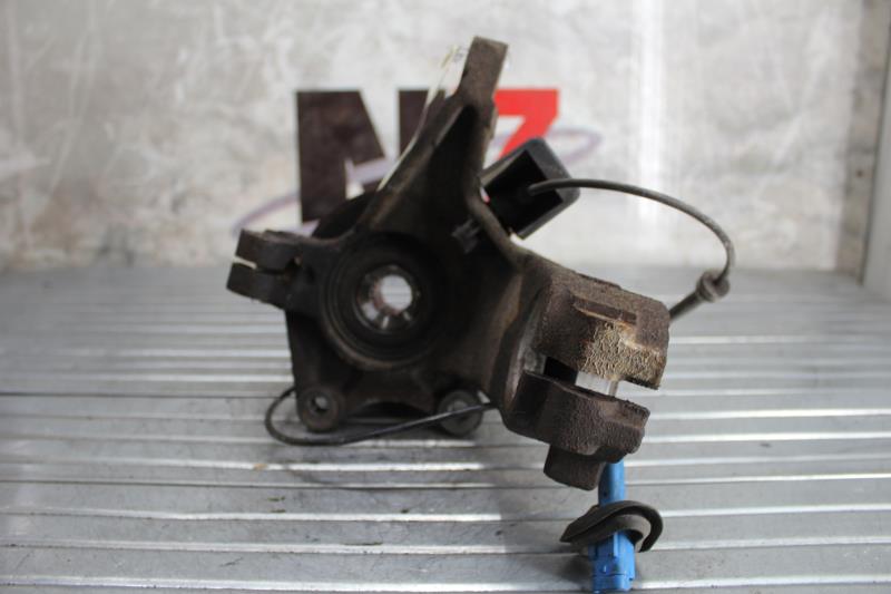 Fusee avant gauche