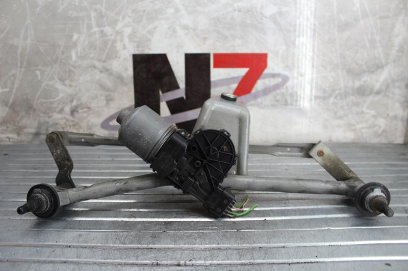 Moteur essuie glace avant