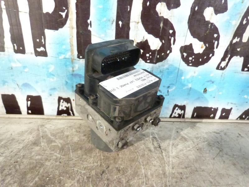 Bloc ABS (freins anti-blocage)