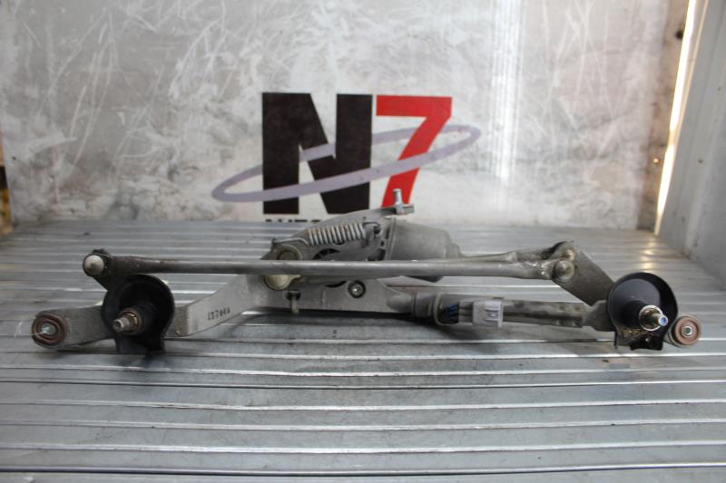 Moteur essuie glace avant