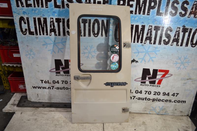Puerta del maletero derecha
