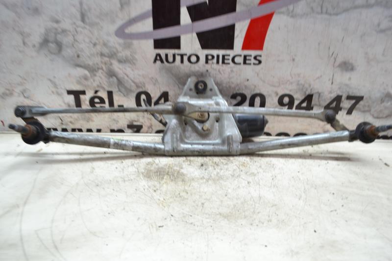 Motore tergicristallo anteriore