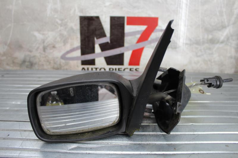 Retrovisor izquierdo