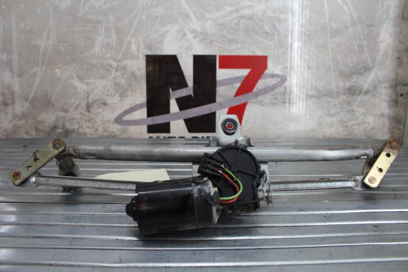 Moteur essuie glace avant