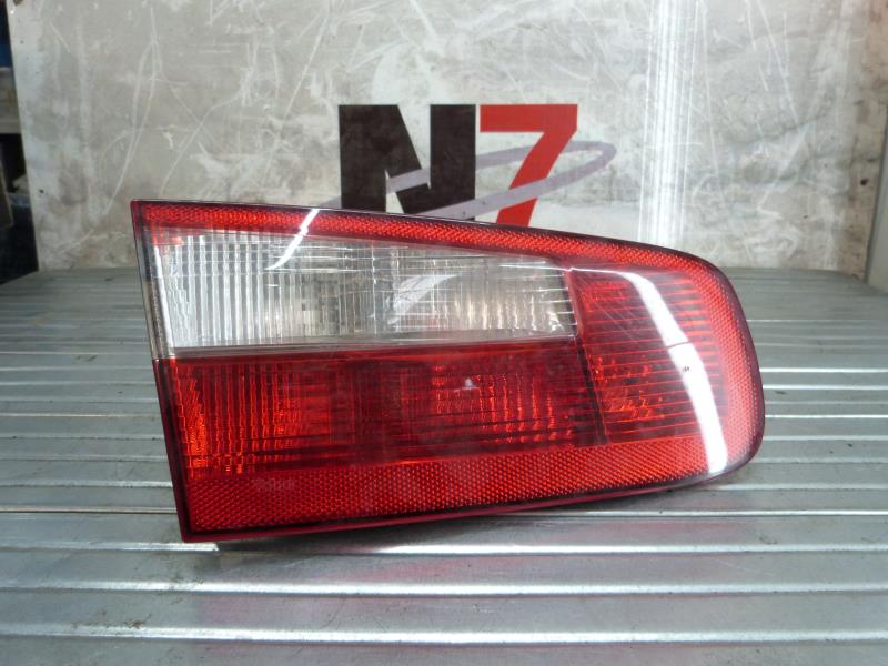 Luz trasera secundaria izquierda (luces)