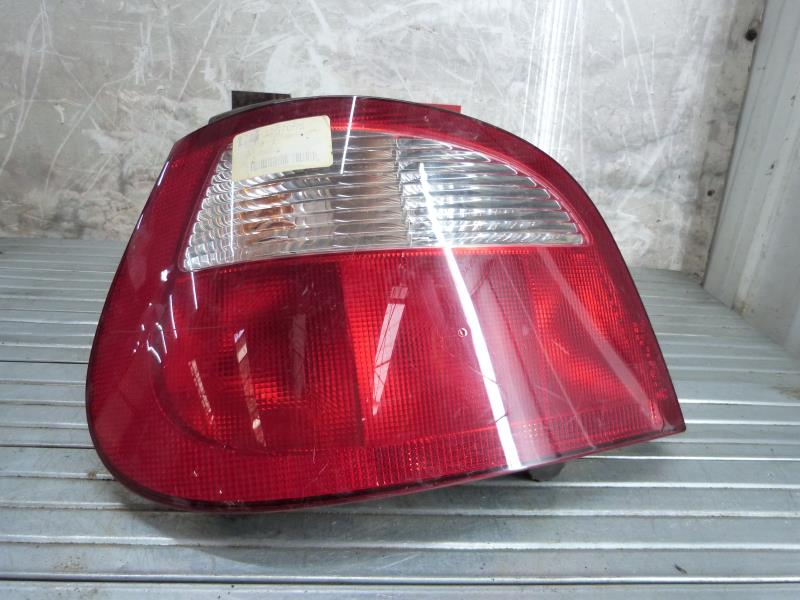 Fanale posteriore principale sinistro (luci)