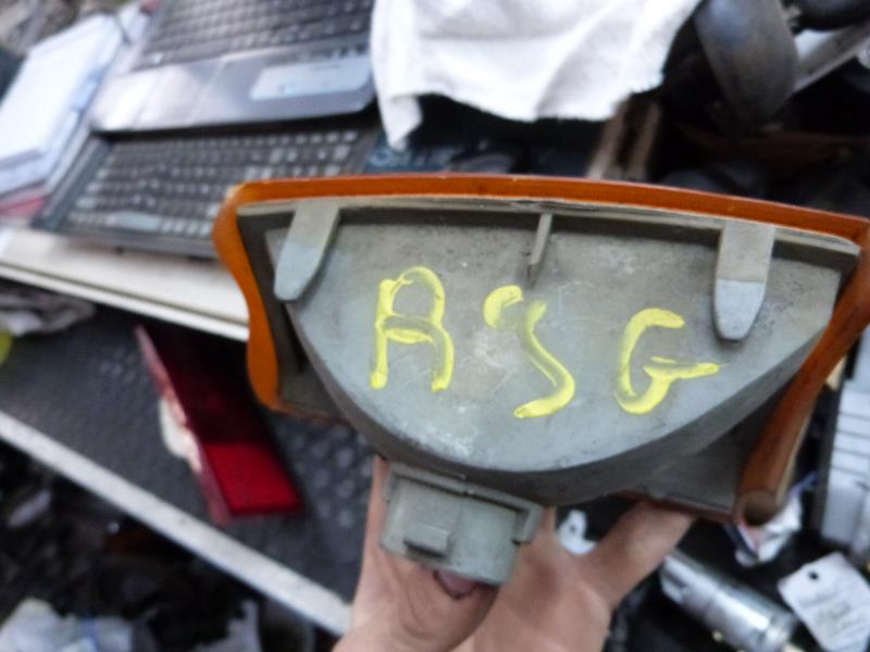 Optique avant secondaire gauche (feux)(clignotant)