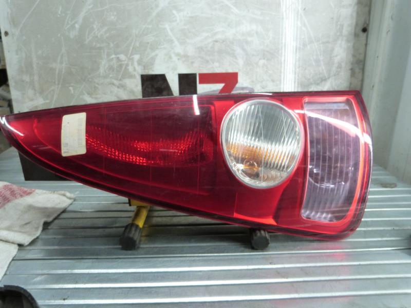 Feu arriere principal gauche (feux)