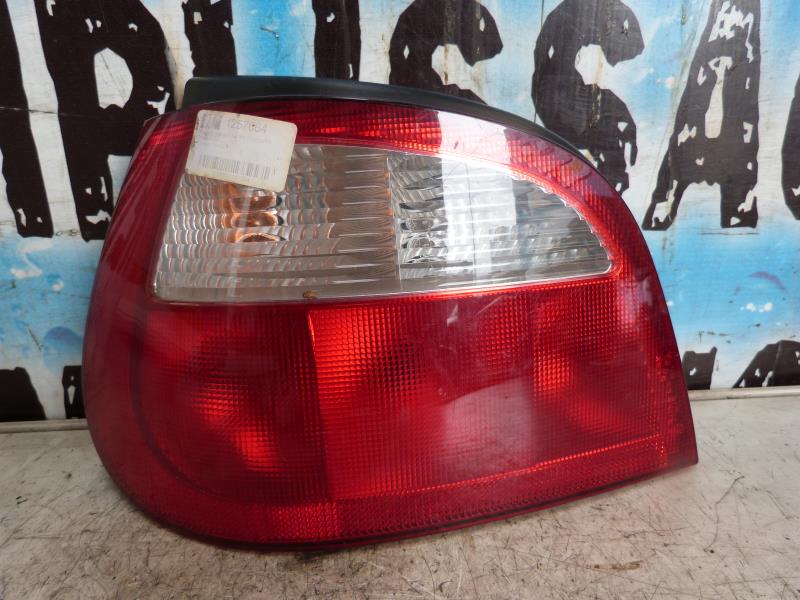 Fanale posteriore principale sinistro (luci)