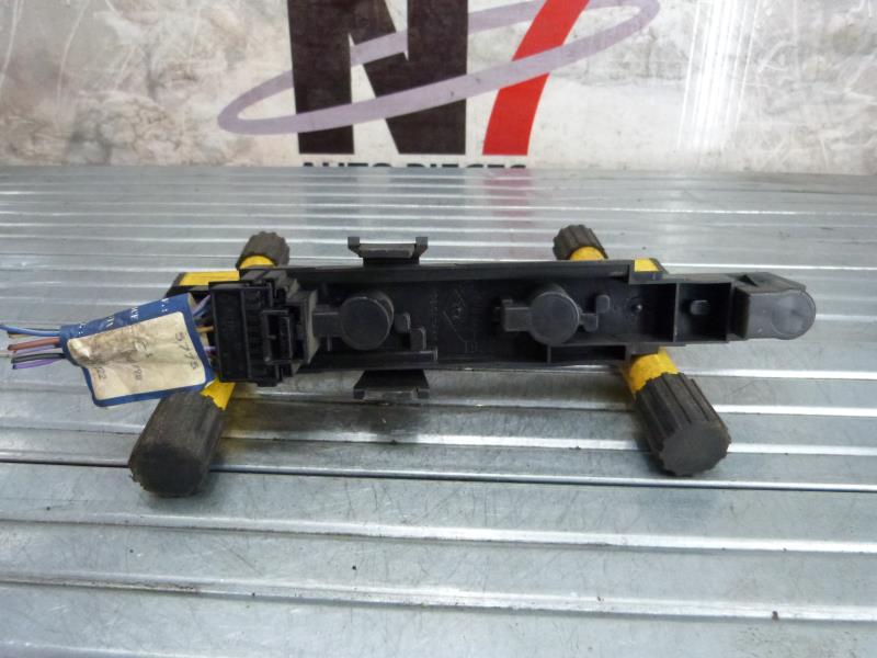 Base portalampade fanale posteriore sinistro