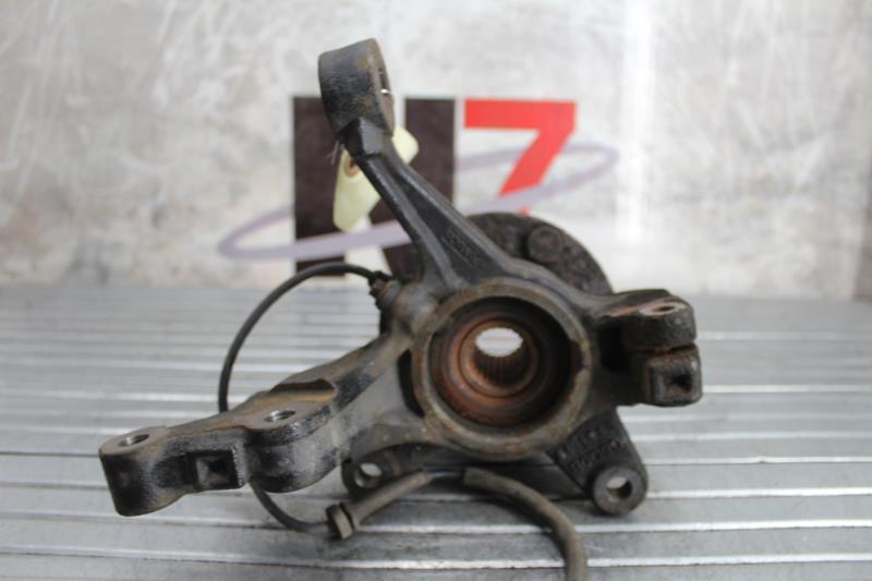 Fusee avant gauche