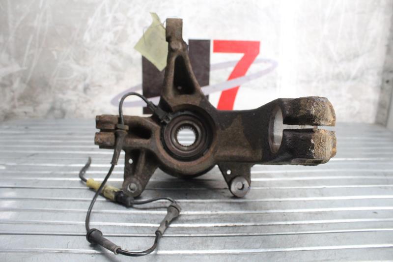 Fusee avant gauche