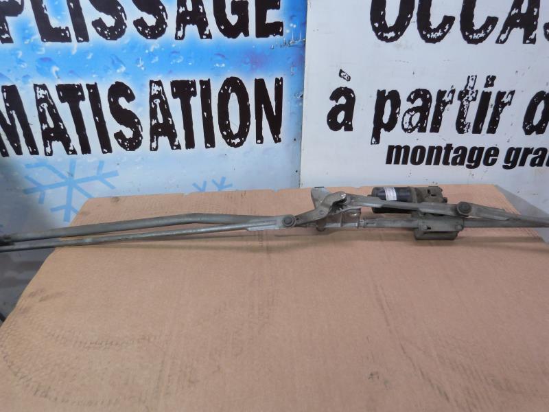 Moteur essuie glace avant