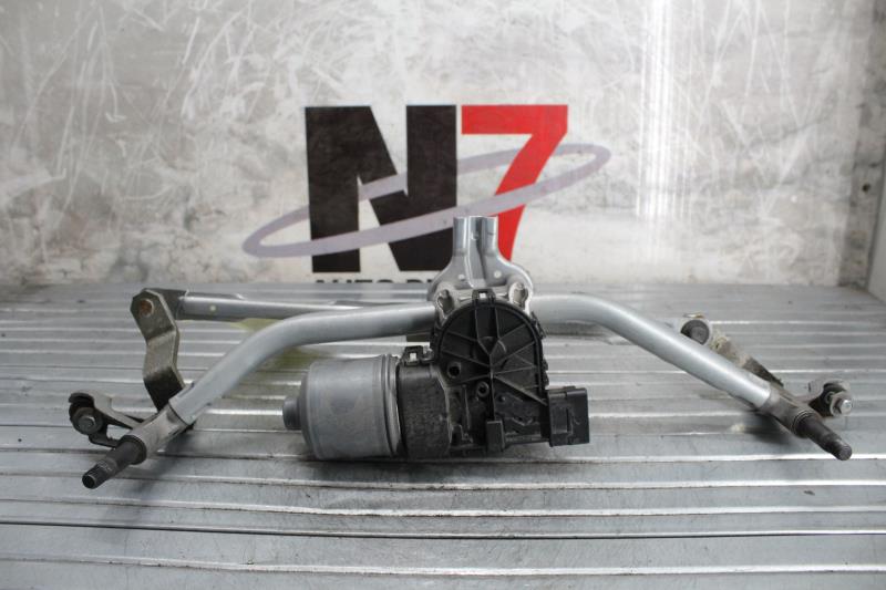 Moteur essuie glace avant