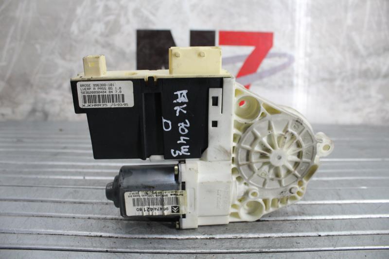 Moteur leve vitre avant droit