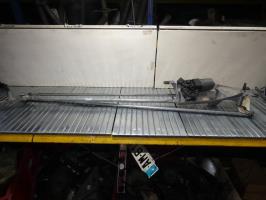 Moteur essuie glace avant