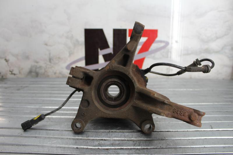 Fusee avant gauche