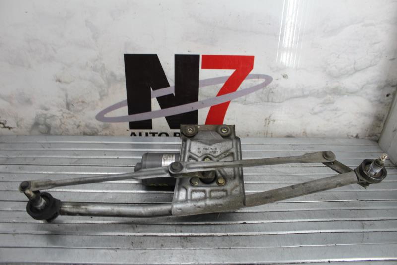 Moteur essuie glace avant