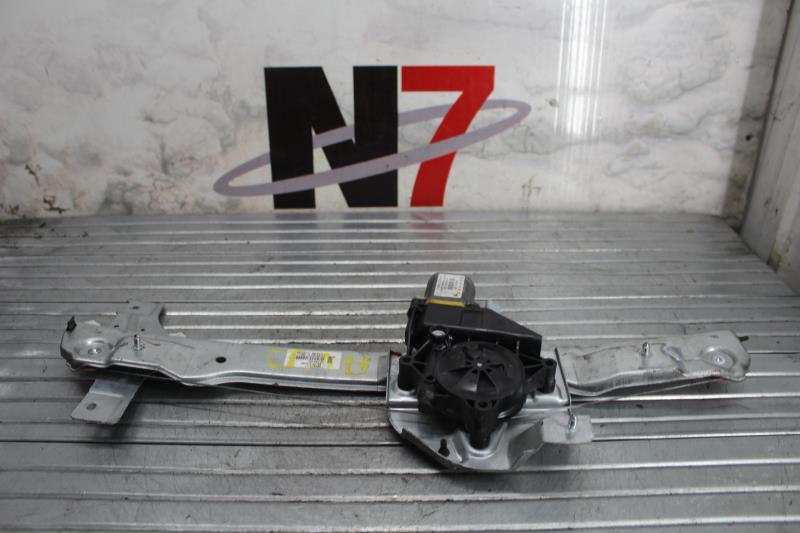 Moteur leve vitre avant droit
