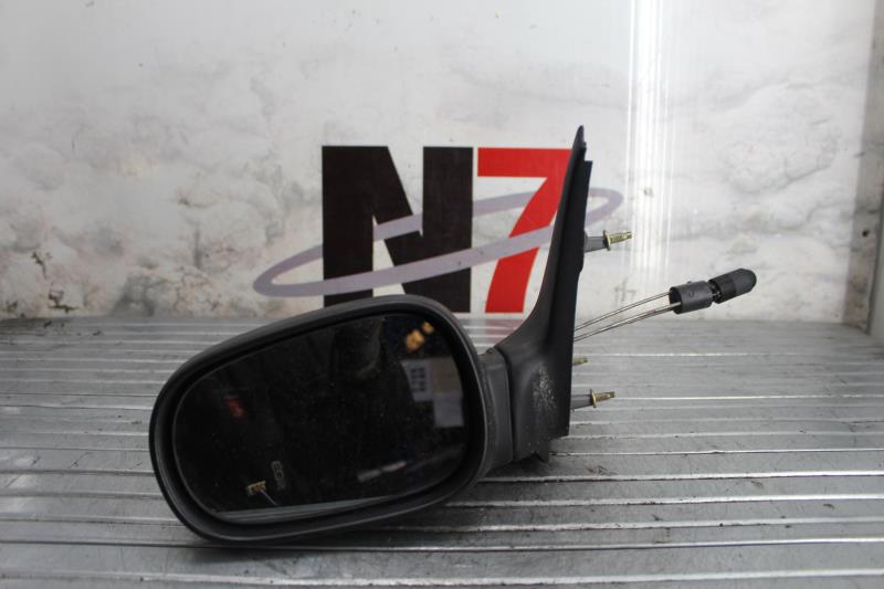 Retrovisor izquierdo