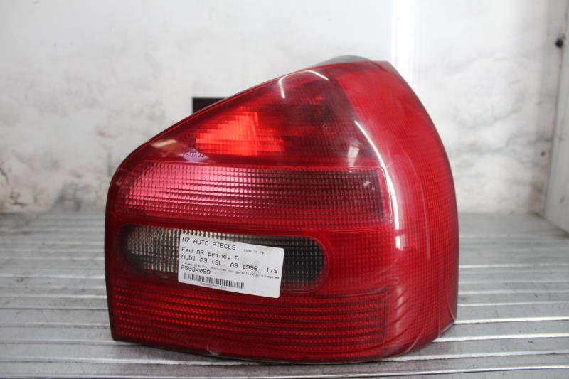 Fanale posteriore principale destro (luci)