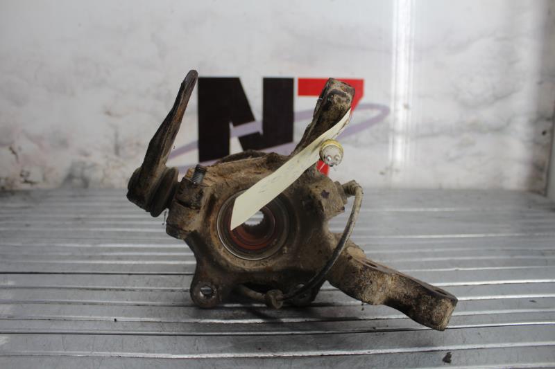 Fusee avant gauche