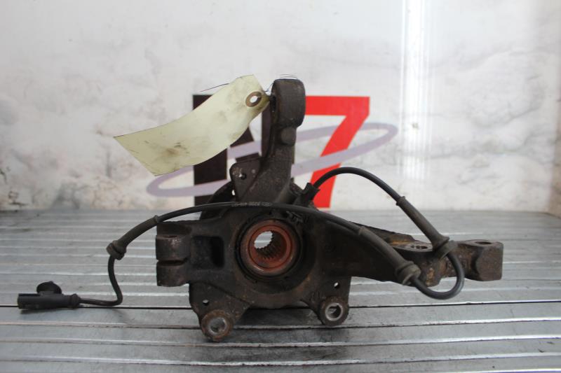 Fusee avant gauche