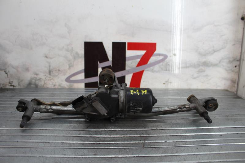 Moteur essuie glace avant