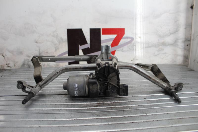 Moteur essuie glace avant