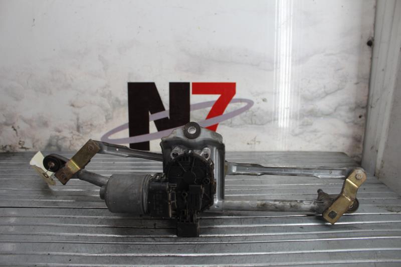 Moteur essuie glace avant