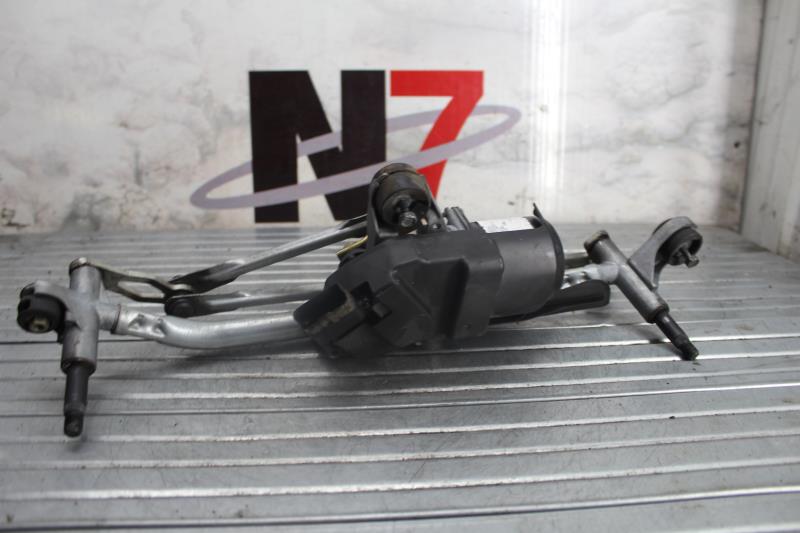 Moteur essuie glace avant