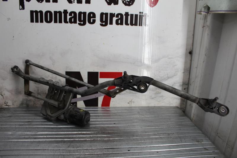 Moteur essuie glace avant