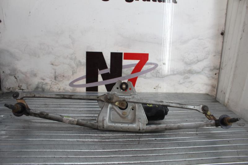 Moteur essuie glace avant