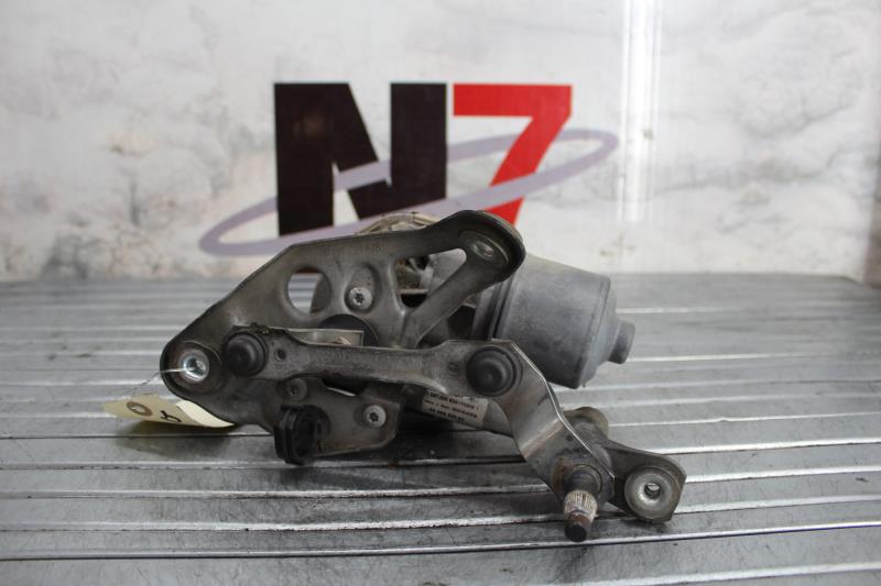 Moteur essuie glace avant