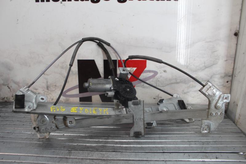 Moteur essuie glace avant gauche