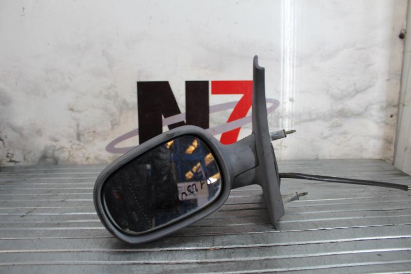 Retrovisor izquierdo