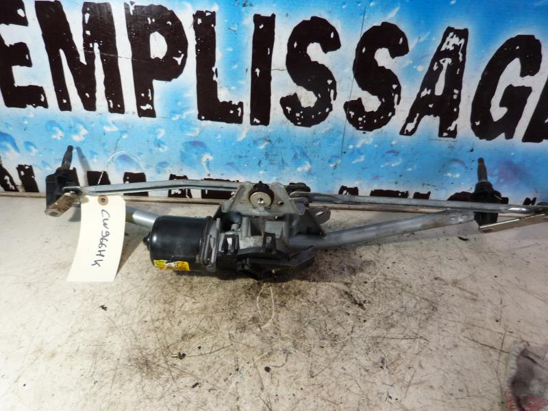 Moteur essuie glace avant