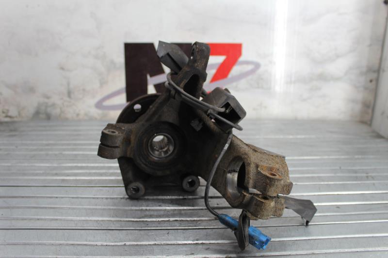 Fusee avant gauche
