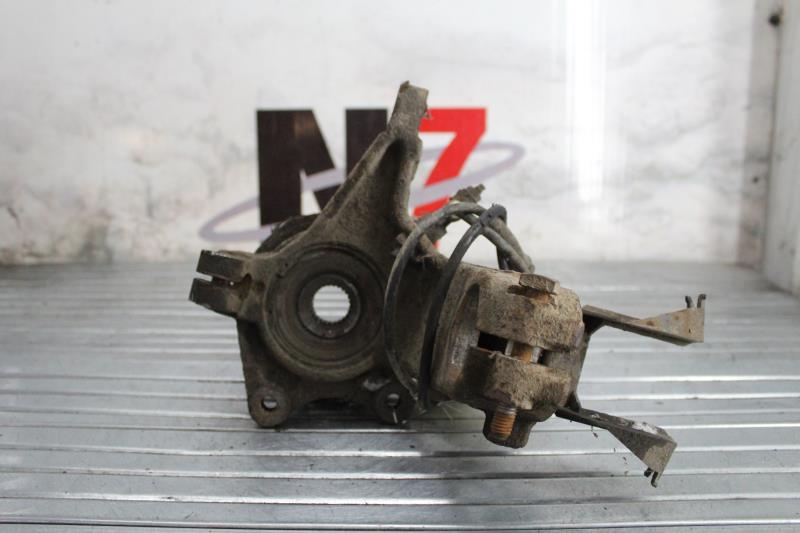 Fusee avant gauche