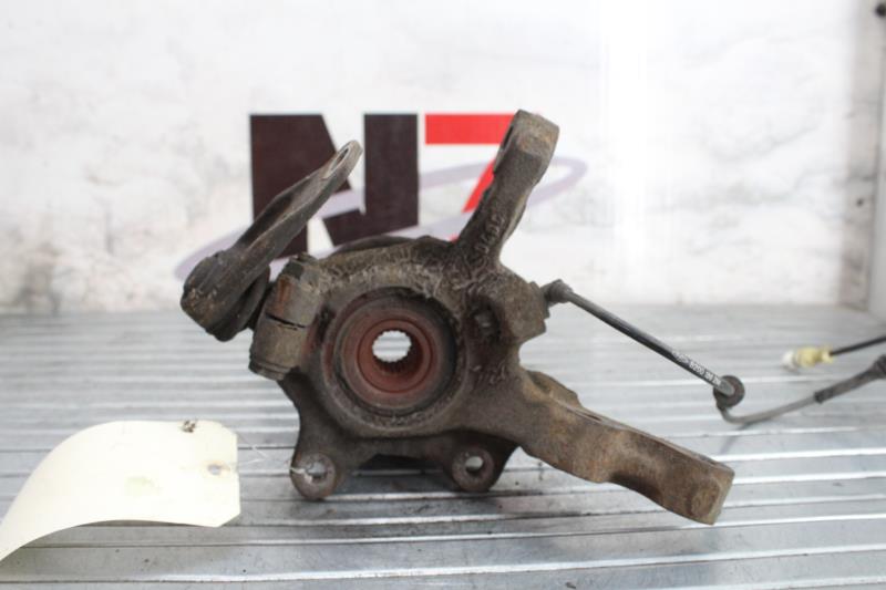 Fusee avant gauche