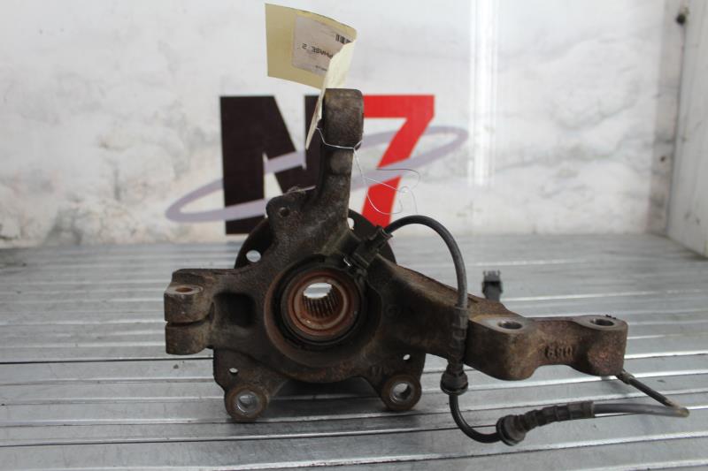 Fusee avant gauche