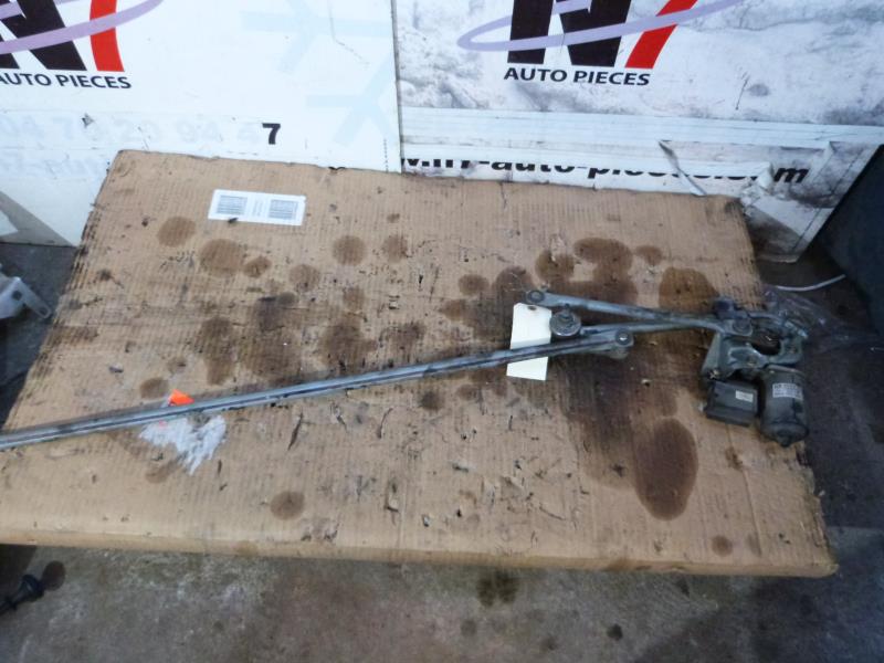 Moteur essuie glace avant