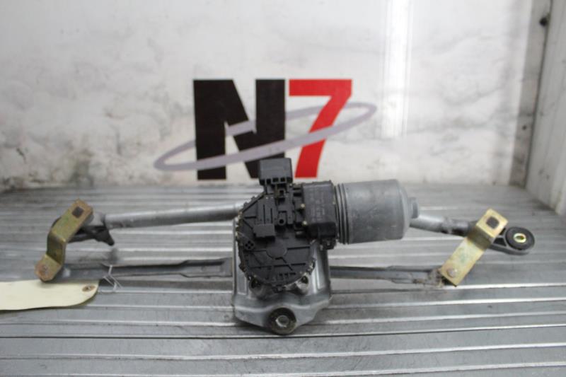 Moteur essuie glace avant