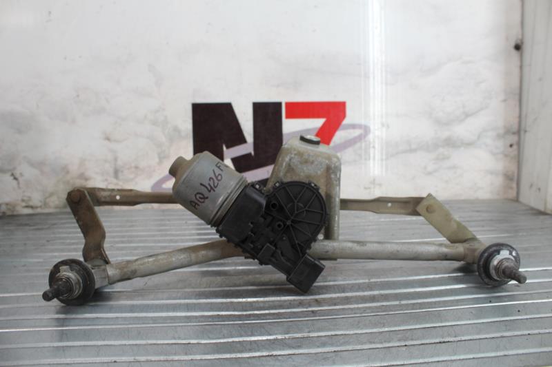 Moteur essuie glace avant