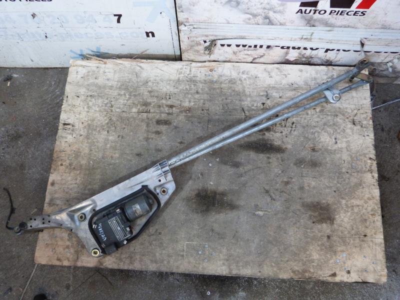 Moteur essuie glace avant