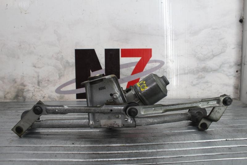 Moteur essuie glace avant