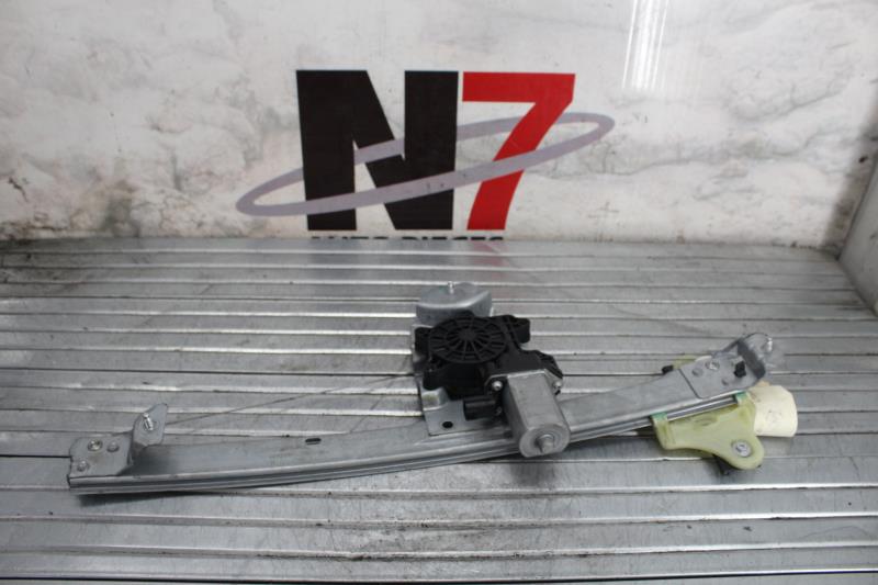 Moteur leve vitre avant droit